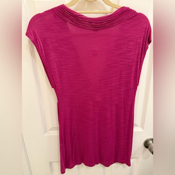 NWT. Banana Republic factory women’s top. Size medium - Picture 4 of 4